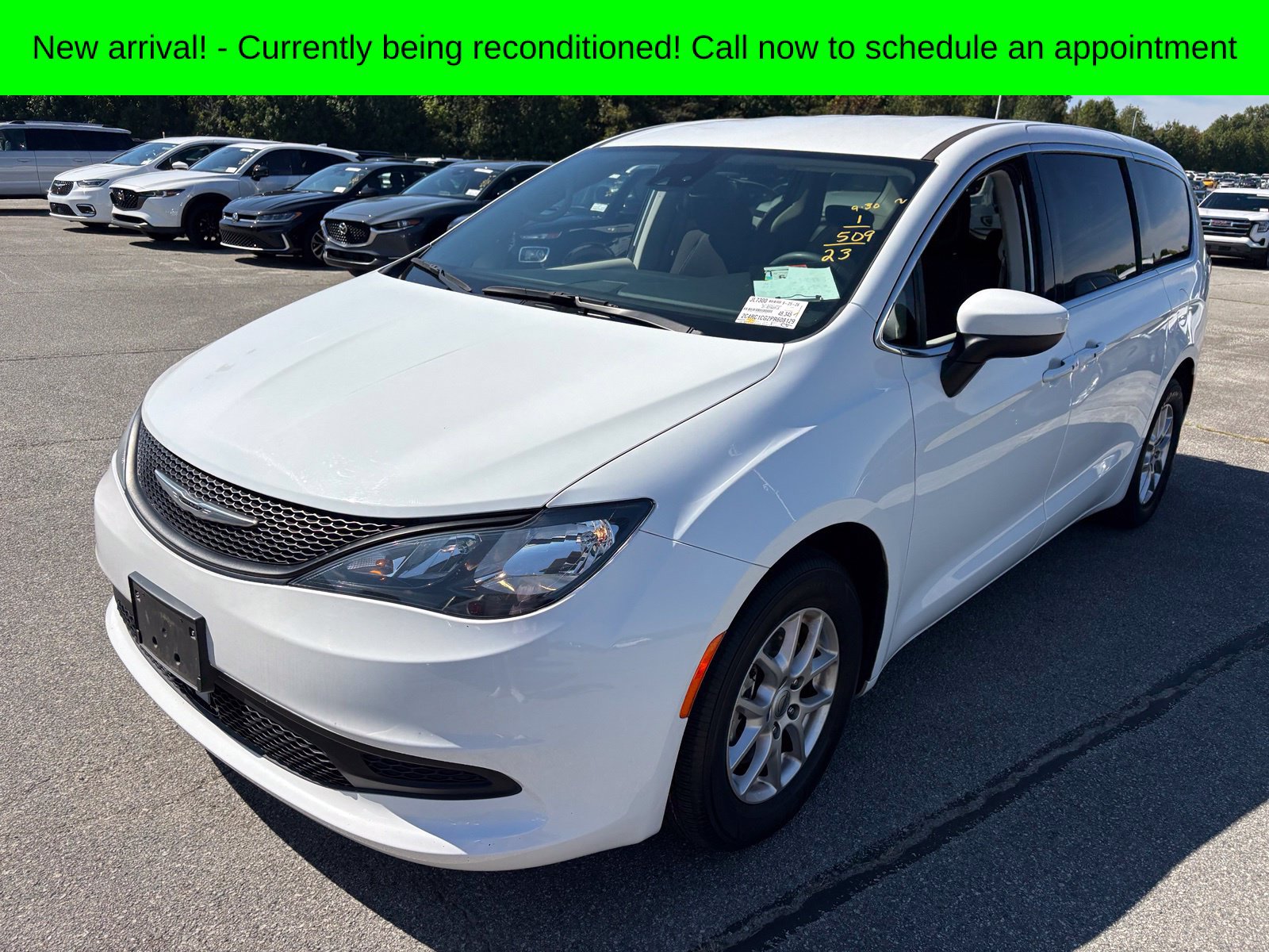 Used 2023 Chrysler Voyager LX FWD image 12