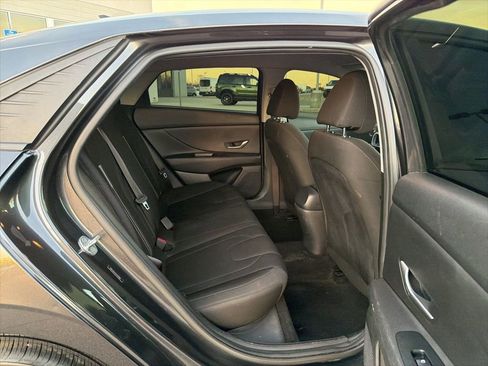 Used 2023 Hyundai Elantra SEL image 16