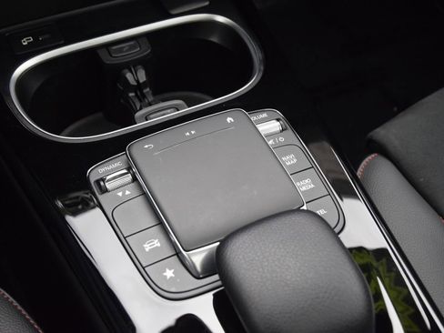 Used 2023 Mercedes-Benz CLA 250 image 31