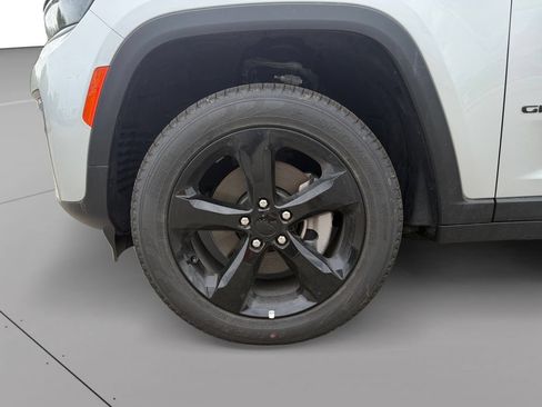 New 2026 Jeep Grand Cherokee L Limited w/ Limited Altitude Package AWD/4WD image 21