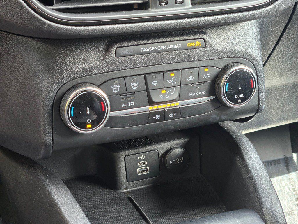 Used 2025 Ford Escape ST-Line AWD/4WD image 27