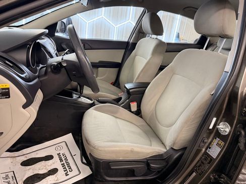 Used 2010 Kia Forte EX image 13