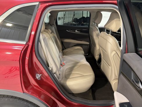 Used 2021 Lincoln Nautilus FWD w/ Equipment Group 101A image 12