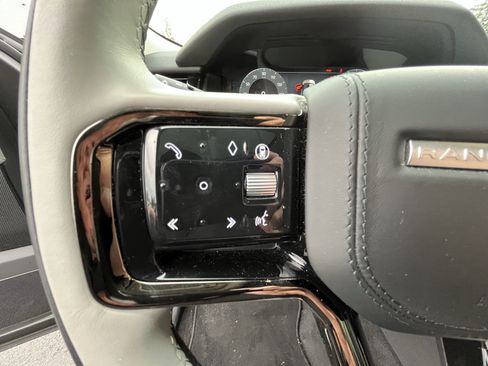 Used 2025 Land Rover Range Rover Velar Dynamic SE AWD/4WD image 20