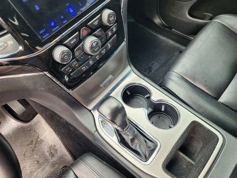 Used 2020 Jeep Grand Cherokee Limited image 19
