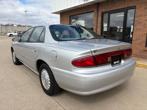 Used 2004 Buick Century Custom image 4