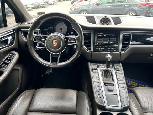 Used 2015 Porsche Macan S AWD/4WD image 8