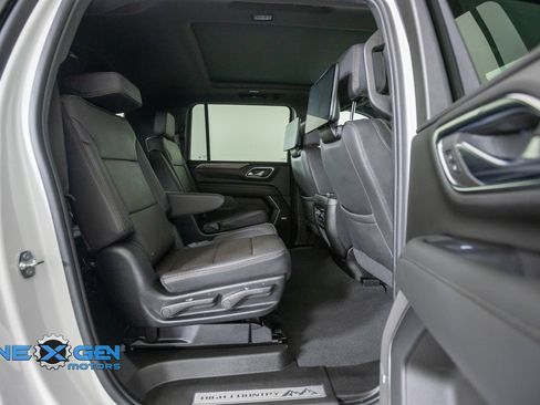 Used 2024 Chevrolet Suburban High Country w/ Advanced Technology Package AWD/4WD image 37