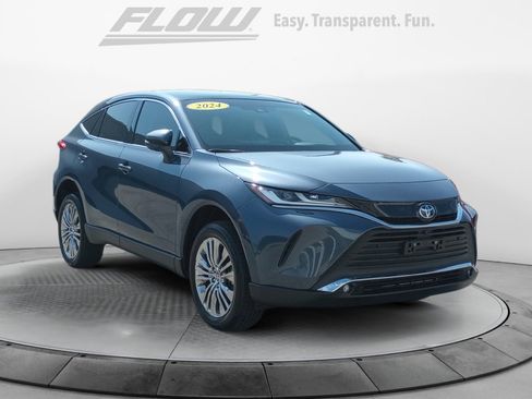 Used 2024 Toyota Venza Limited image 1