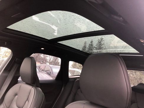 New 2026 Volvo XC60 B5 Ultra w/ Protection Package Premier AWD/4WD image 14
