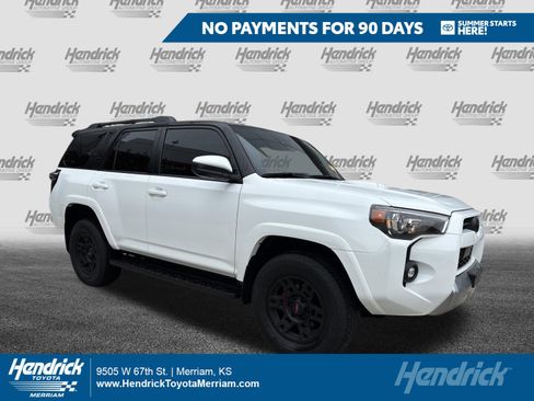 Used 2023 Toyota 4Runner TRD Off-Road AWD/4WD image 1