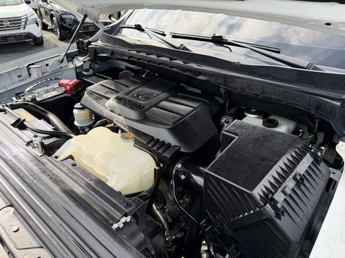 Used 2022 Nissan Titan SV AWD/4WD image 39