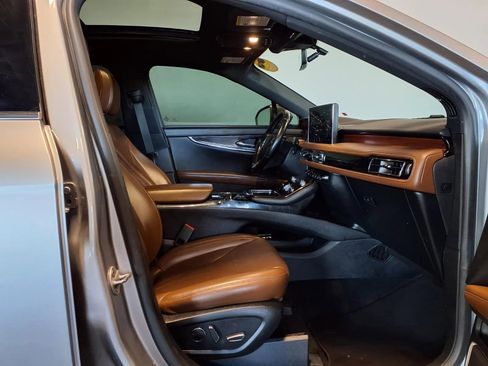 Used 2022 Lincoln Nautilus Reserve AWD/4WD image 12