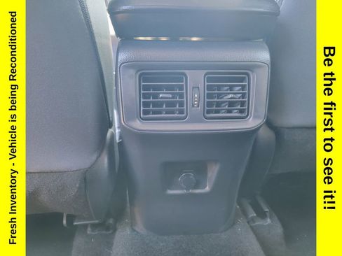Used 2019 Toyota RAV4 LE w/ Carpet Mat Package AWD/4WD image 32