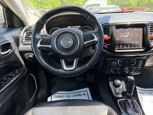 Used 2018 Jeep Compass Limited w/ Navigation Group AWD/4WD image 15