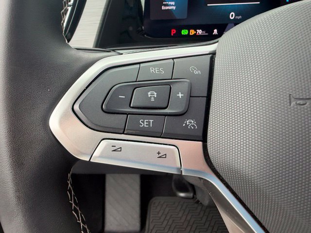 Used 2026 Volkswagen Atlas Cross Sport SE w/ Panoramic Sunroof Package FWD image 14