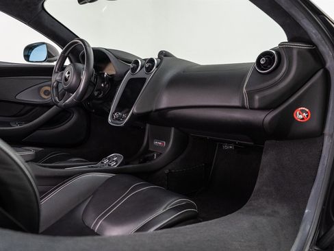 Used 2019 McLaren 570S Coupe RWD image 46