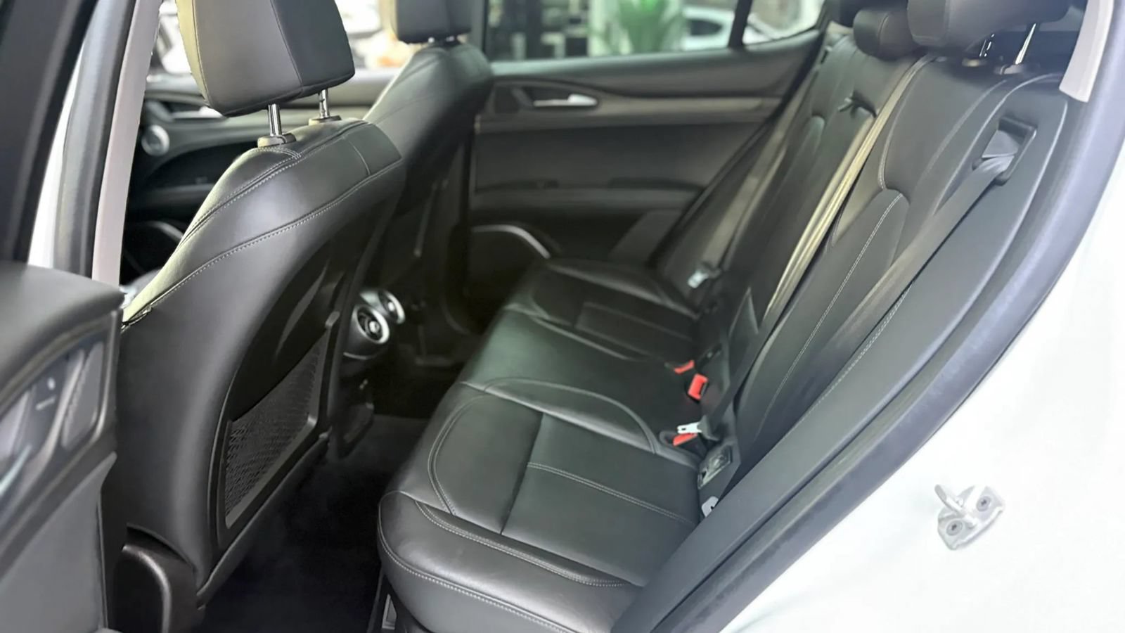 Used 2018 Alfa Romeo Stelvio Ti AWD/4WD image 14