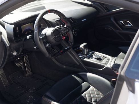 Used 2017 Audi R8 V10 w/ Carbon Exterior Package AWD/4WD image 19