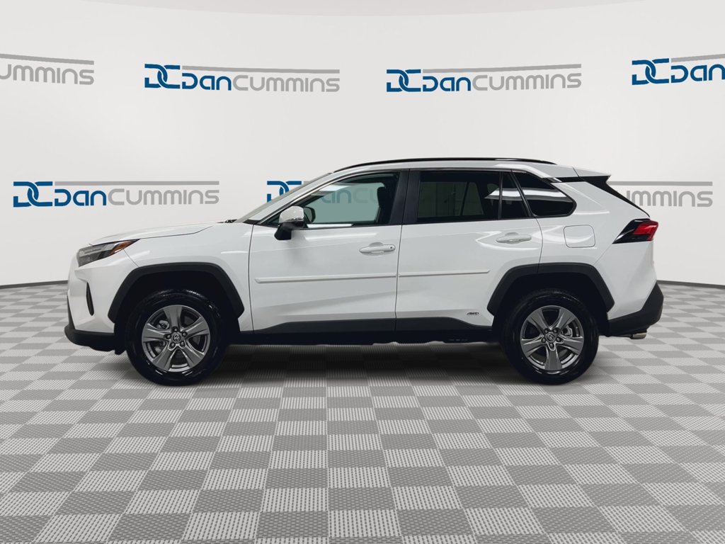 Used 2024 Toyota RAV4 LE AWD/4WD image 5
