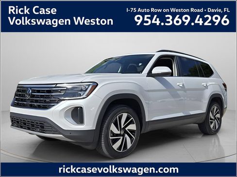 Certified 2026 Volkswagen Atlas SE w/ Panoramic Sunroof Package FWD image 1