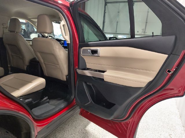 Used 2023 Ford Explorer XLT w/ Equipment Group 202A AWD/4WD image 21