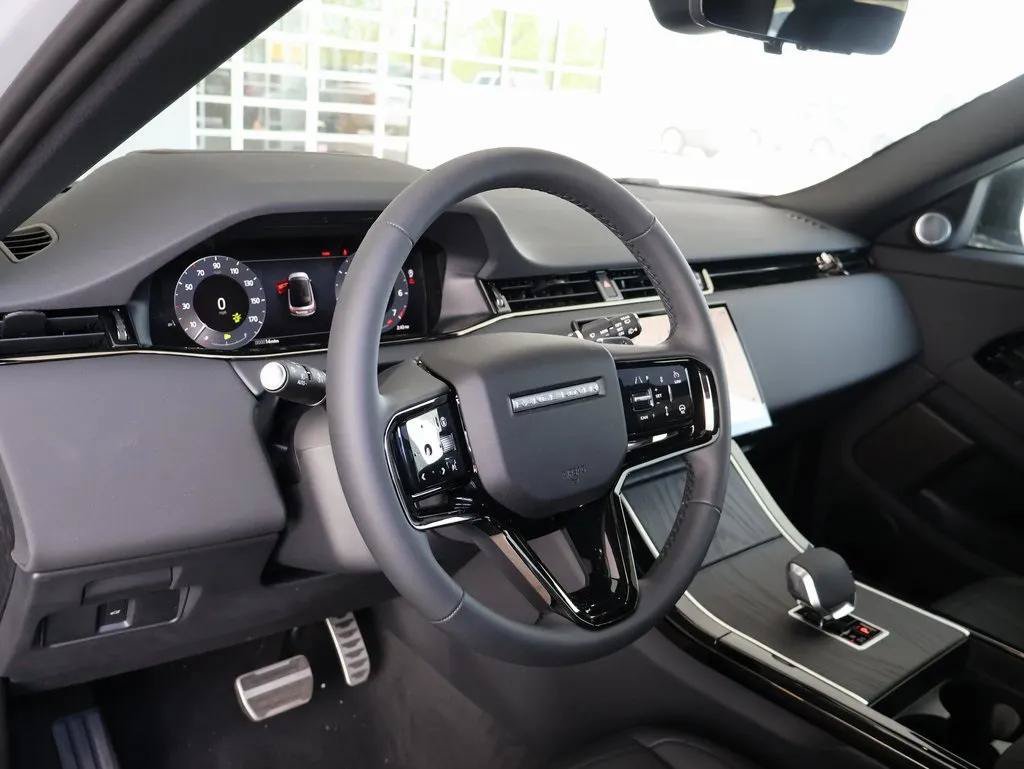 Certified 2026 Land Rover Range Rover Evoque Dynamic SE AWD/4WD image 38