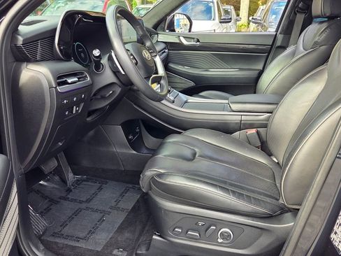 Used 2024 Hyundai Palisade Calligraphy image 9