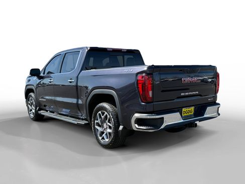 Used 2022 GMC Sierra 1500 SLT w/ SLT Premium Plus Package AWD/4WD image 3