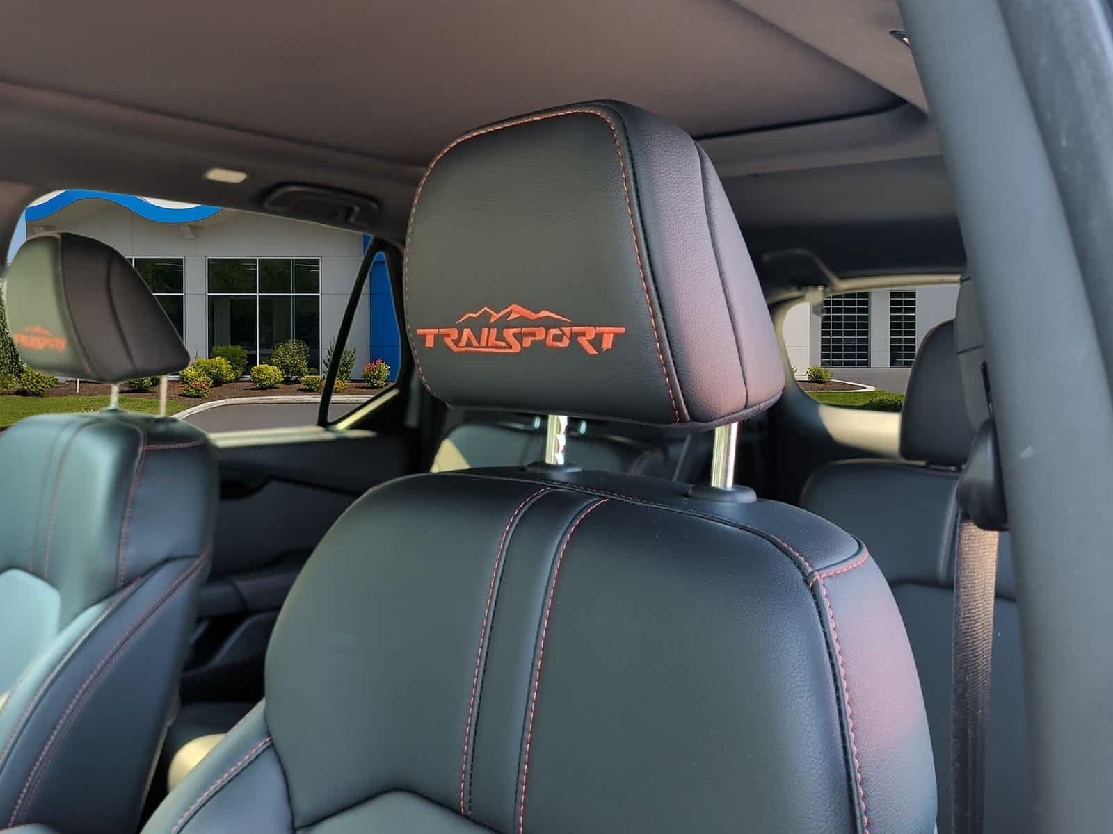 Used 2025 Honda Pilot TrailSport image 15