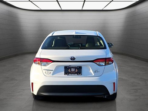 Used 2025 Toyota Corolla LE image 4