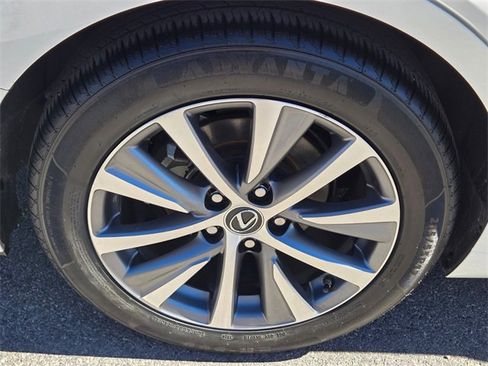 Used 2019 Lexus ES 350 Luxury w/ Premium Package image 10