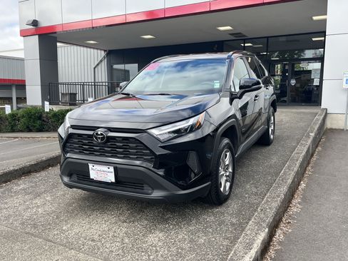 Certified 2025 Toyota RAV4 XLE AWD/4WD image 3