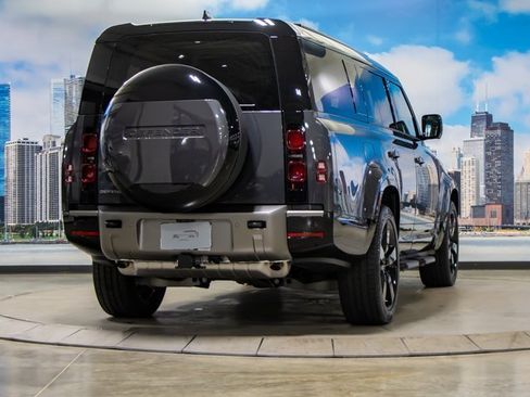 Certified 2025 Land Rover Defender 130 X-Dynamic SE image 8