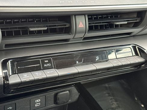 Used 2024 Toyota Prius LE image 24