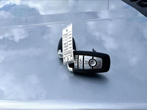 Used 2024 Ford F450 Limited image 28