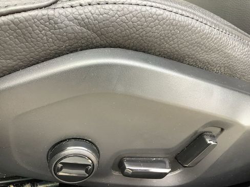 Used 2024 Volvo V60 B5 Cross Country Plus w/ Protection Package Premier image 25