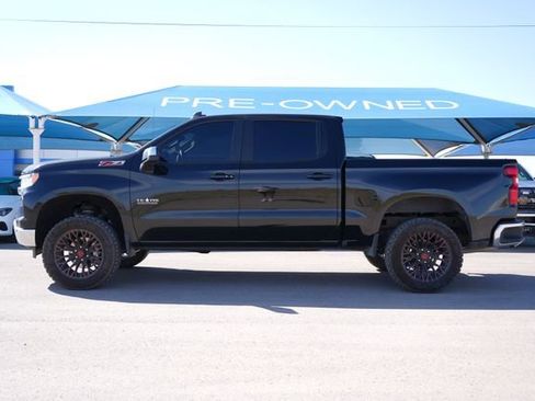 Used 2023 Chevrolet Silverado 1500 LT w/ Z71 Off-Road Package image 2