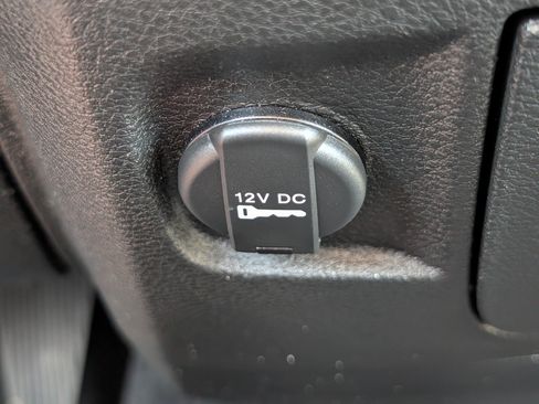 Used 2023 RAM 1500 Classic SLT w/ Electronics Group AWD/4WD image 18