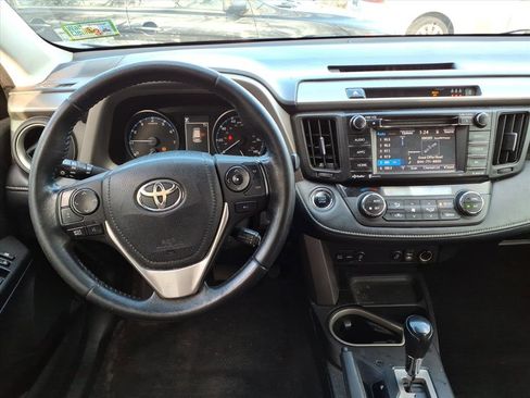 Used 2018 Toyota RAV4 XLE image 7