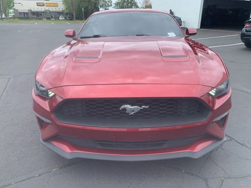 Used 2018 Ford Mustang Coupe RWD image 6