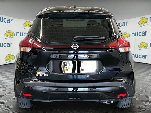 Used 2022 Nissan Kicks S FWD image 5