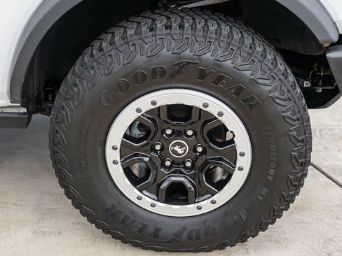 Used 2024 Ford Bronco Badlands AWD/4WD image 10