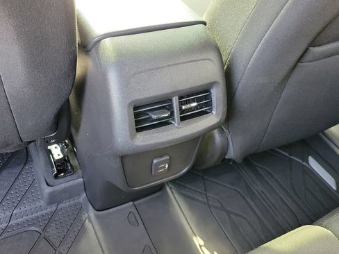 Used 2022 Chevrolet Equinox LT FWD image 15
