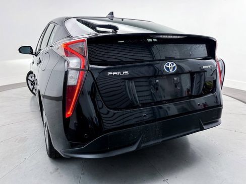 Used 2018 Toyota Prius Three Touring image 4
