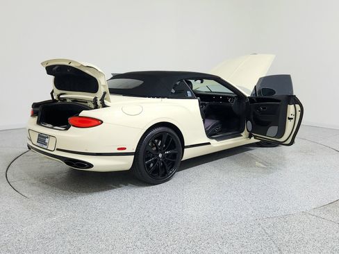 Used 2022 Bentley Continental GT image 14