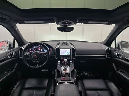 Used 2018 Porsche Cayenne S AWD/4WD image 27