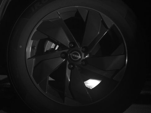 Used 2025 Nissan Rogue SV image 12