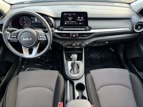 Used 2024 Kia Forte LXS image 9