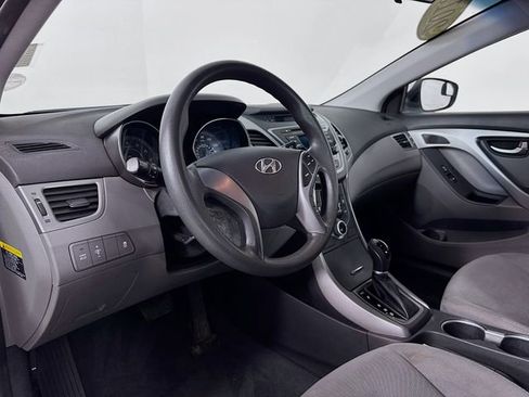 Used 2015 Hyundai Elantra SE image 9